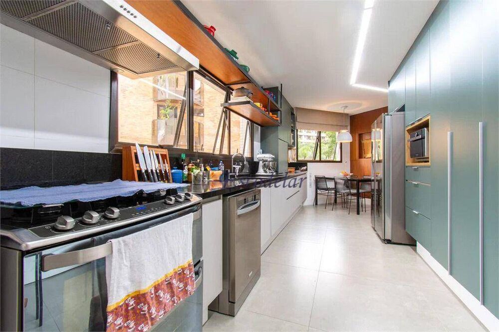 Apartamento, 3 quartos, 210 m² - Foto 1