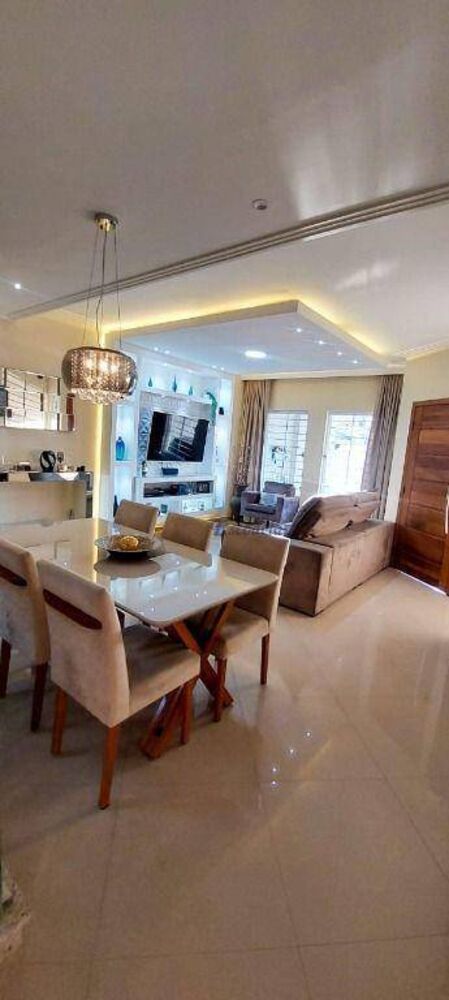 Sobrado, 3 quartos, 240 m² - Foto 1