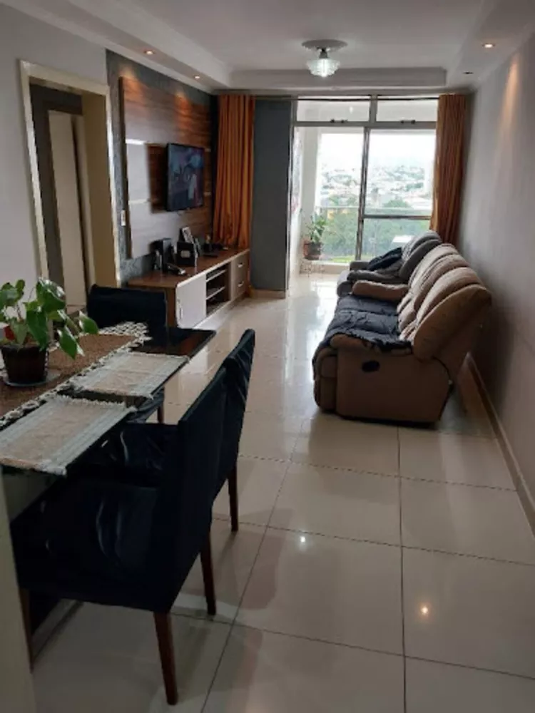 Apartamento à venda com 3 quartos, 140m² - Foto 2