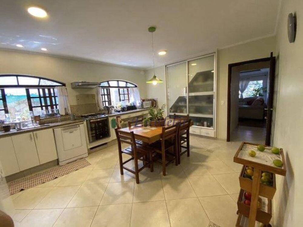 Sobrado, 4 quartos, 270 m² - Foto 1