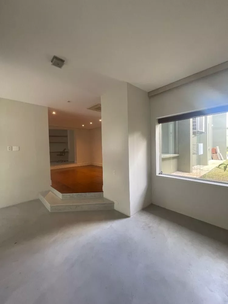 Casa para alugar com 3 quartos, 260m² - Foto 15