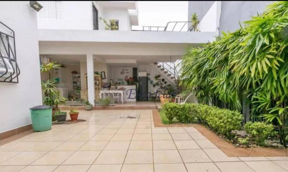 Sobrado à venda com 4 quartos, 215m² - Foto 2