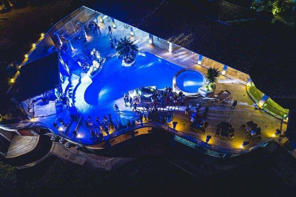 Hotel, 2 quartos, 1634 m² - Foto 1