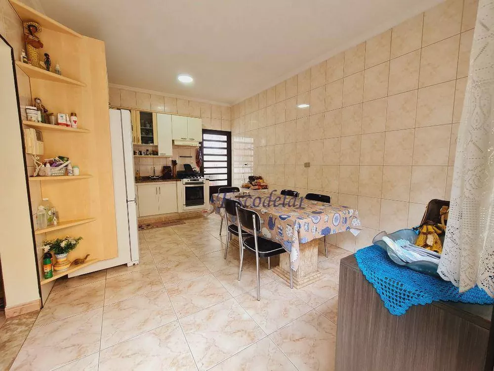 Casa à venda com 3 quartos, 210m² - Foto 2