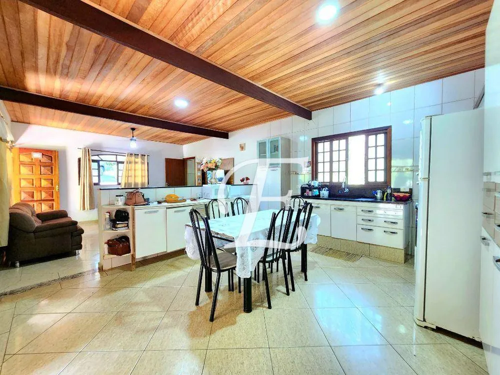 Chácara, 4 quartos, 2000 m² - Foto 1