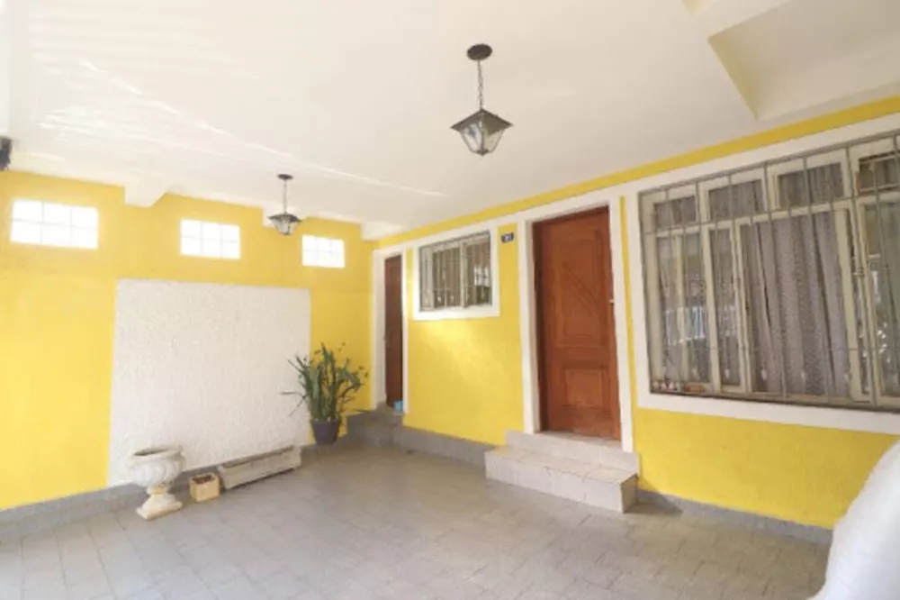 Sobrado à venda com 3 quartos, 250m² - Foto 1