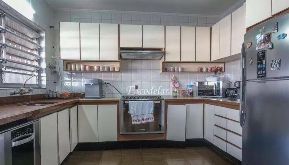 Sobrado à venda com 4 quartos, 388m² - Foto 3