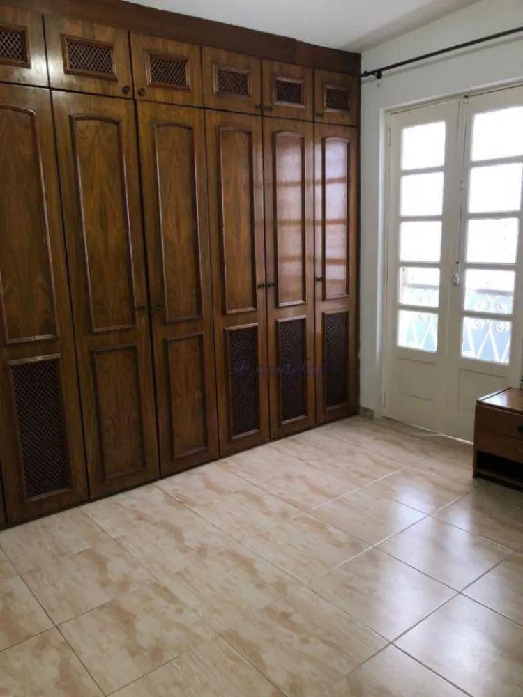 Sobrado à venda com 4 quartos, 233m² - Foto 1