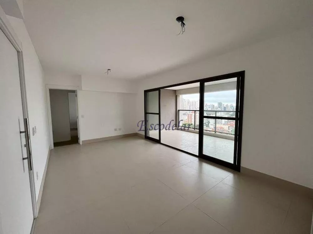 Apartamento à venda com 3 quartos, 136m² - Foto 1