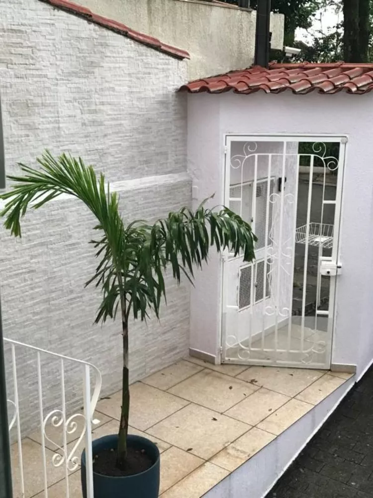 Sobrado à venda com 3 quartos, 180m² - Foto 1