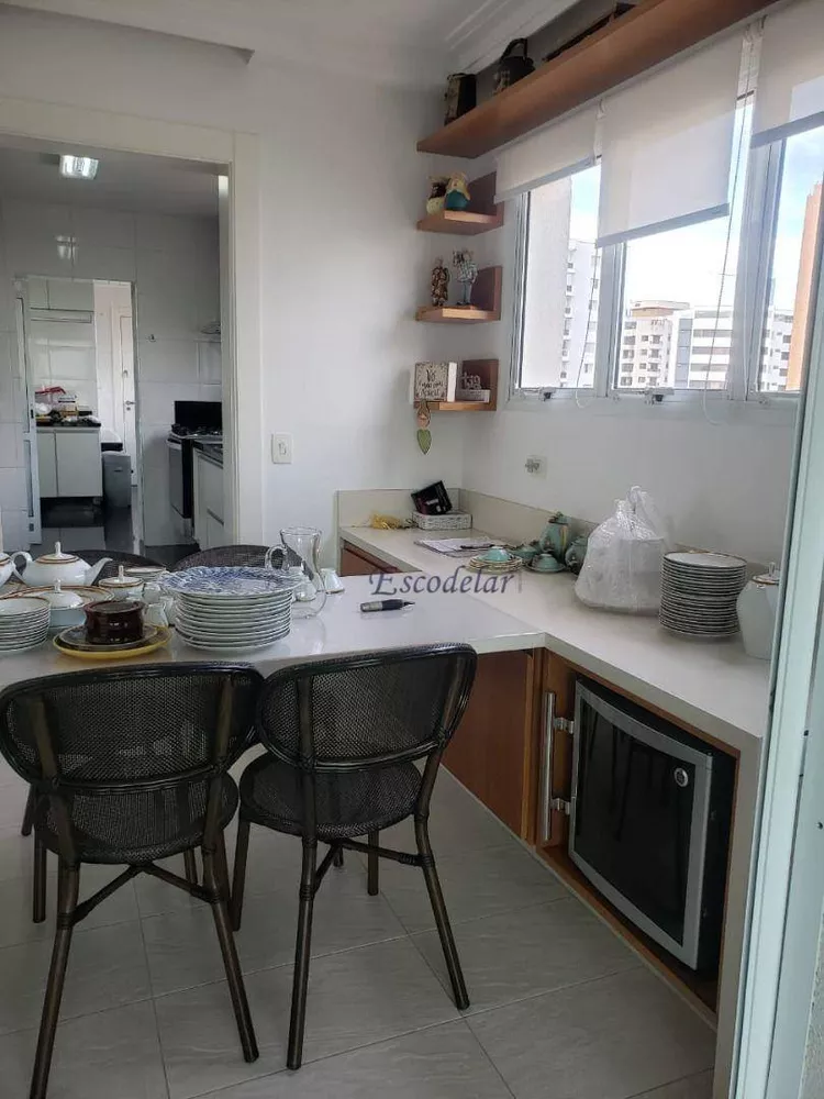 Apartamento à venda com 4 quartos, 223m² - Foto 9