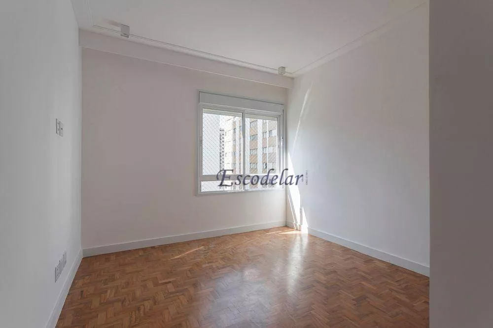 Apartamento à venda com 3 quartos, 209m² - Foto 8