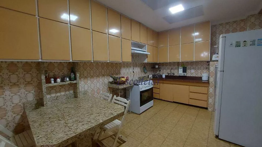 Sobrado para alugar com 3 quartos, 350m² - Foto 1