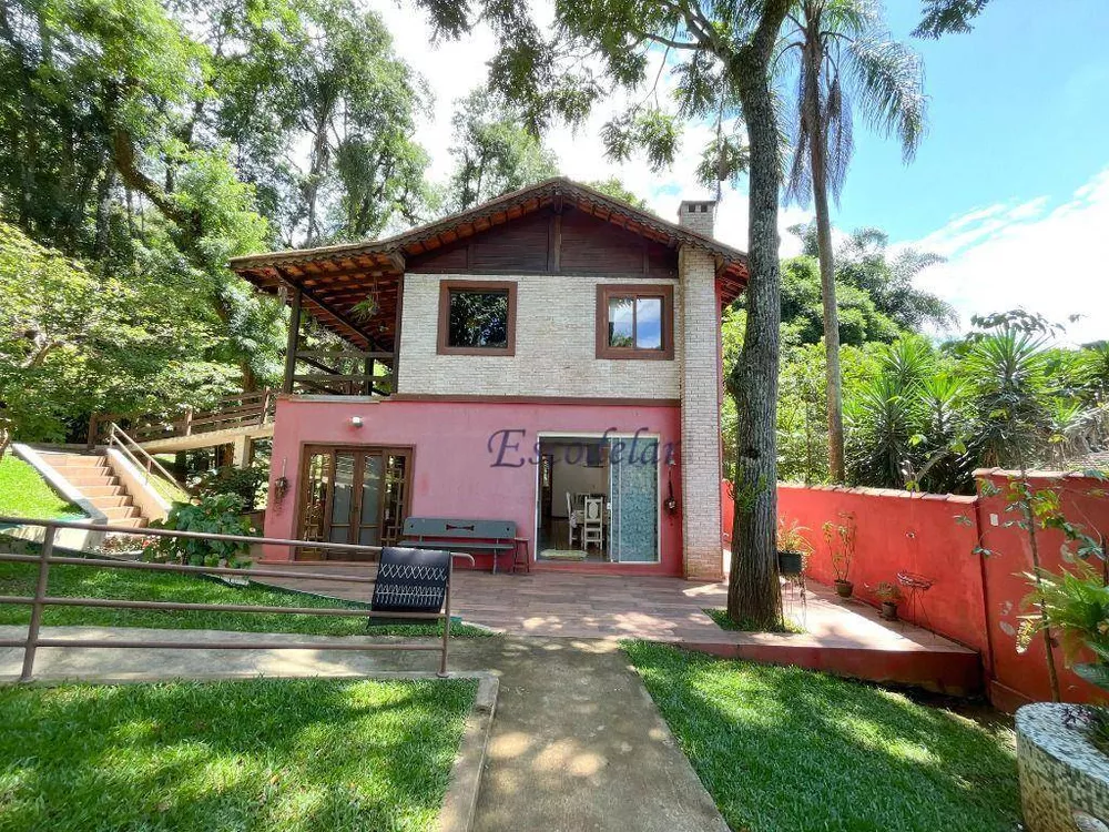 Casa à venda com 3 quartos, 500m² - Foto 1