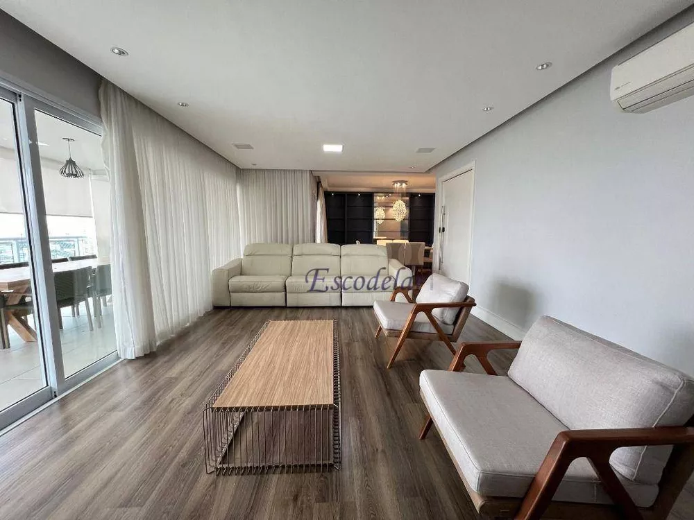 Apartamento para alugar com 4 quartos, 241m² - Foto 1