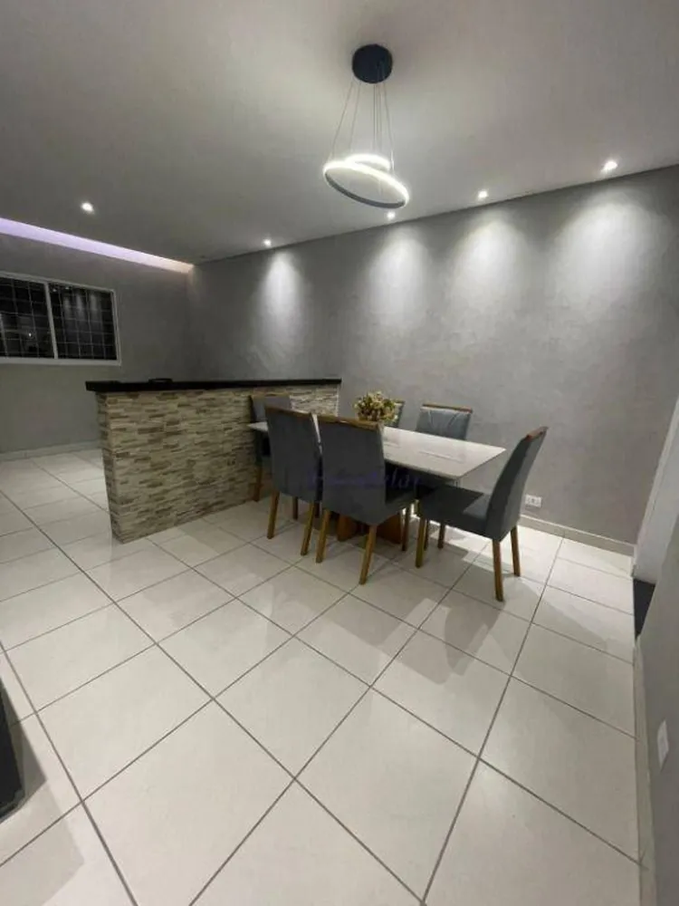 Casa, 2 quartos, 218 m² - Foto 1