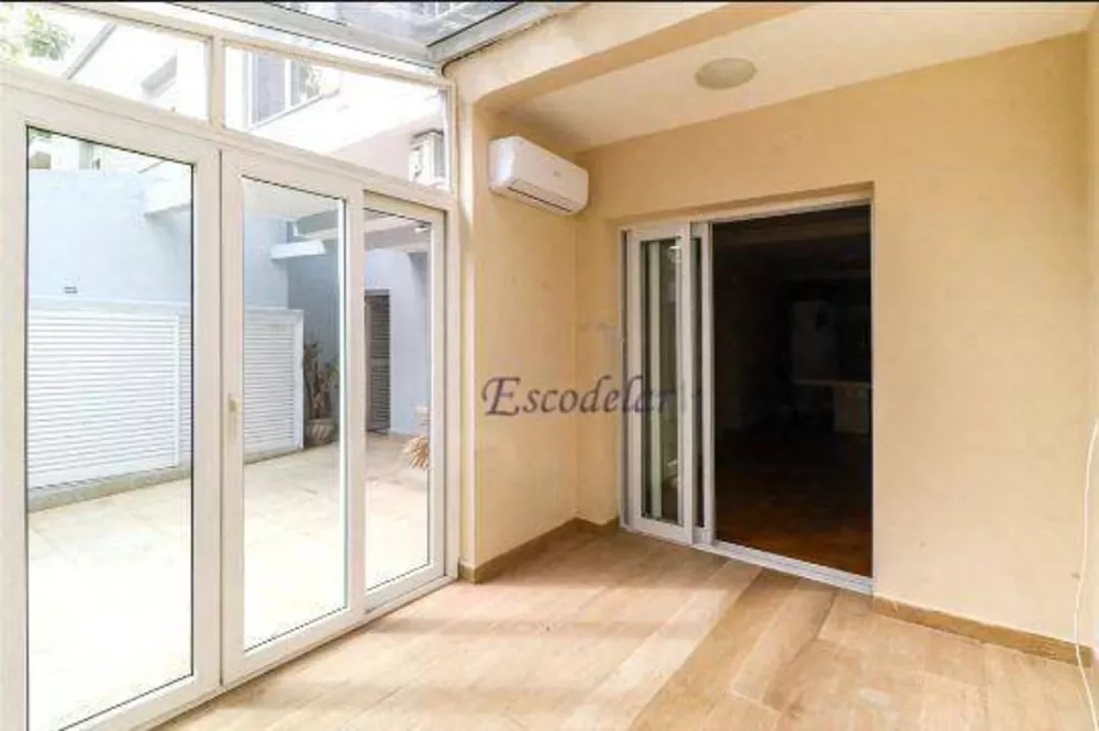 Casa à venda com 4 quartos, 115m² - Foto 1