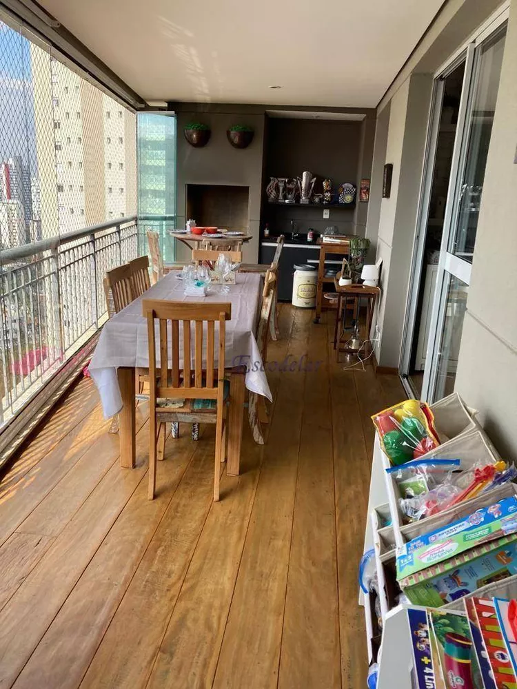 Apartamento à venda com 3 quartos, 170m² - Foto 1