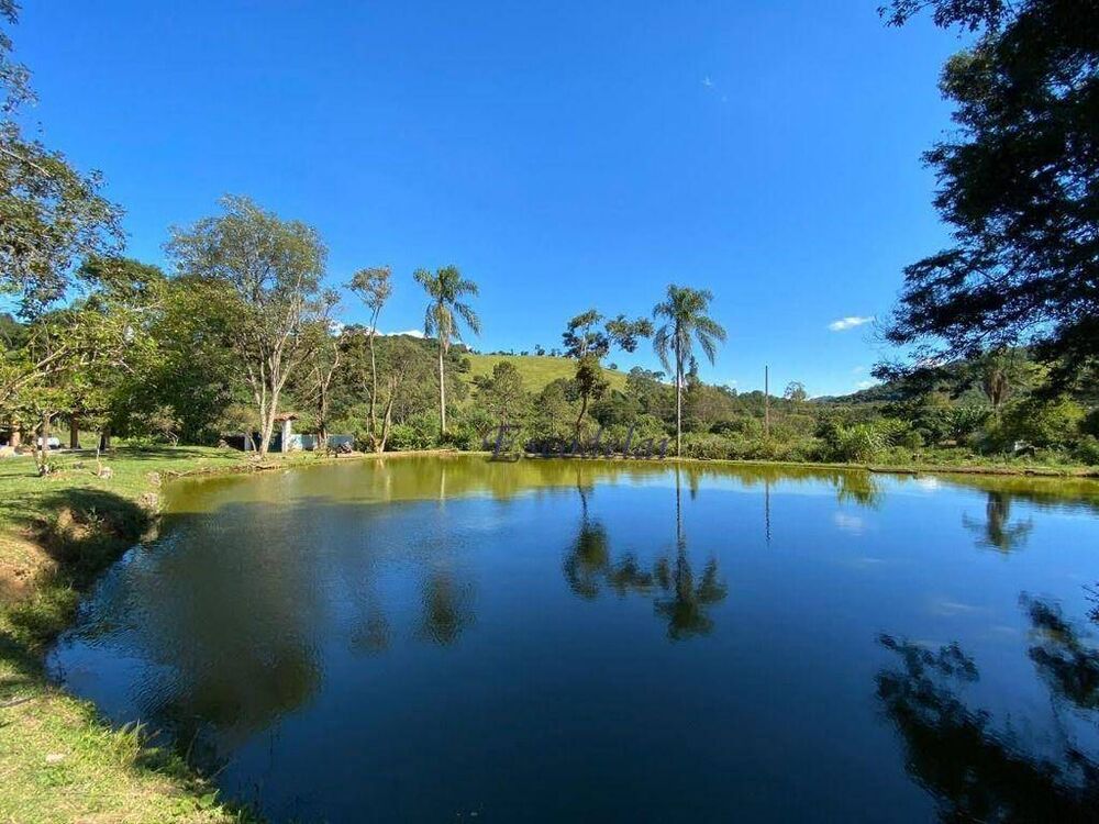 Sítio à venda com 4 quartos, 200m² - Foto 1