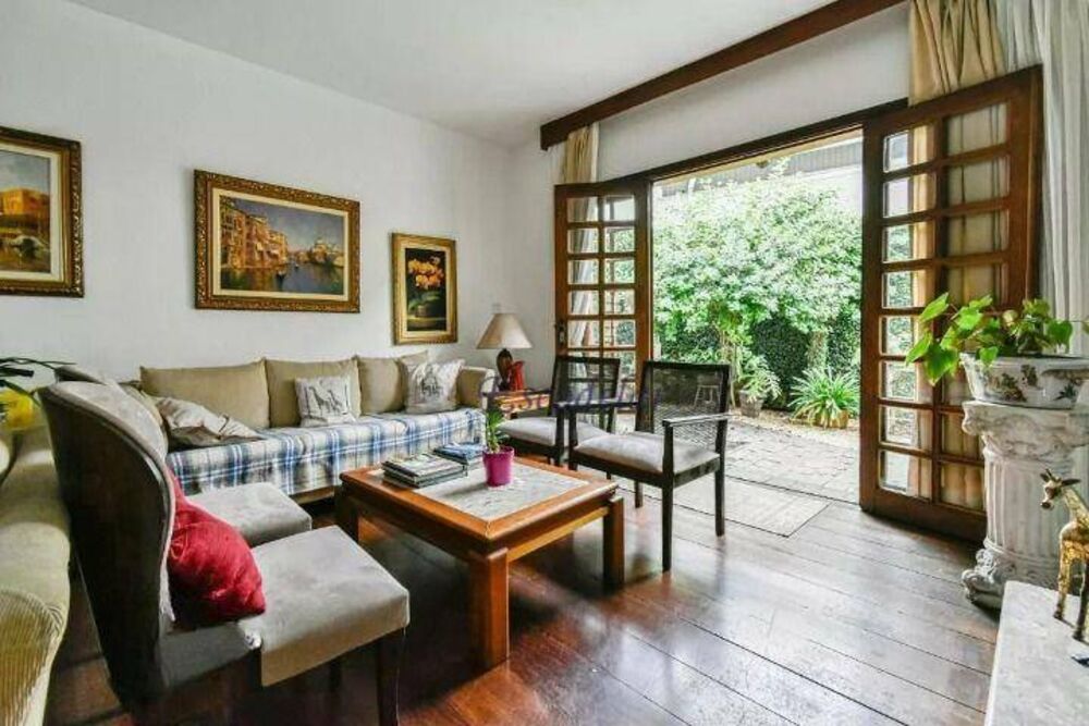 Casa, 4 quartos, 220 m² - Foto 1