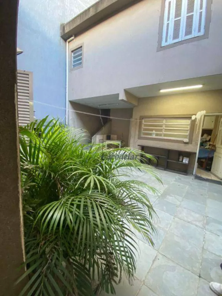 Sobrado à venda com 4 quartos, 200m² - Foto 2