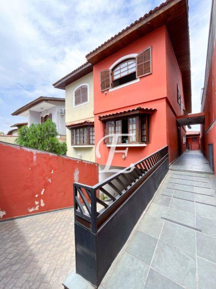 Sobrado, 3 quartos, 227 m² - Foto 2