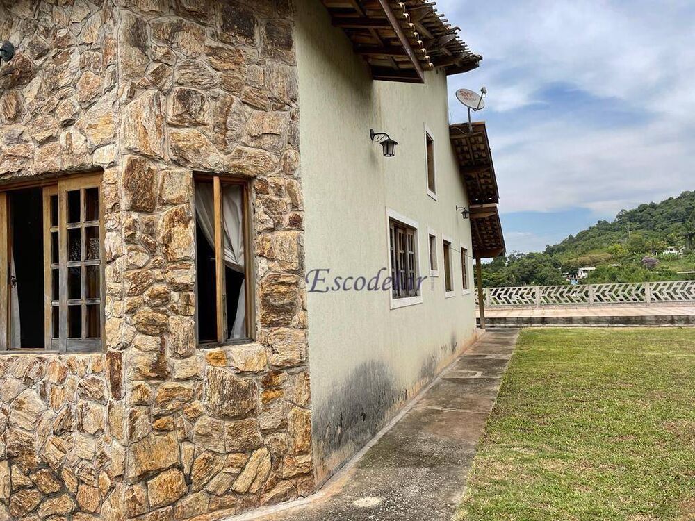 Casa à venda com 3 quartos, 316m² - Foto 3