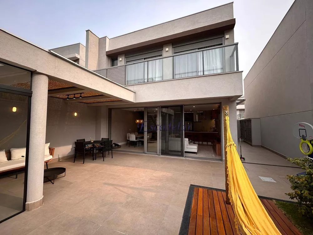 Casa de Condomínio à venda com 3 quartos, 213m² - Foto 1