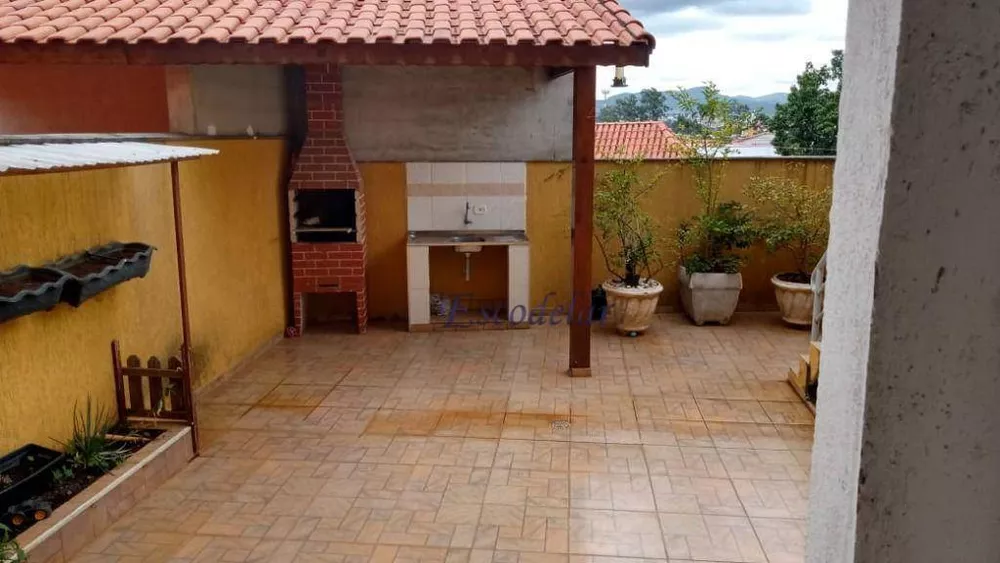 Sobrado à venda com 2 quartos, 130m² - Foto 1