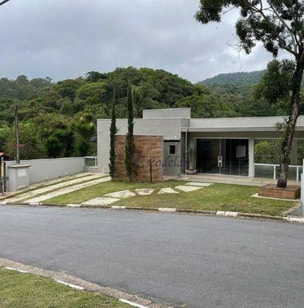 Casa à venda com 4 quartos, 700m² - Foto 1