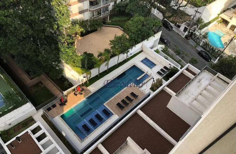 Apartamento à venda com 3 quartos, 192m² - Foto 4