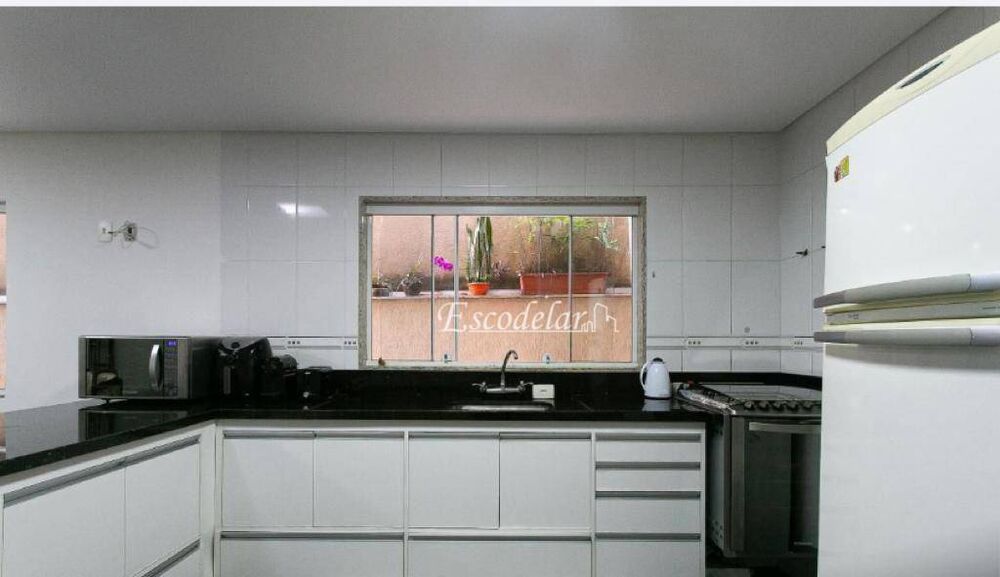 Sobrado à venda com 3 quartos, 200m² - Foto 6