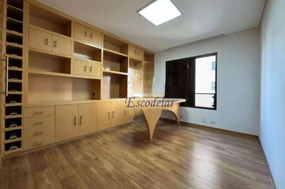 Apartamento à venda com 3 quartos, 212m² - Foto 11