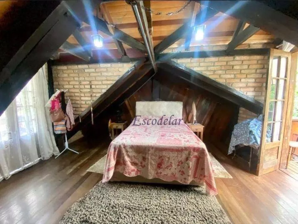 Casa para alugar com 3 quartos, 240m² - Foto 1