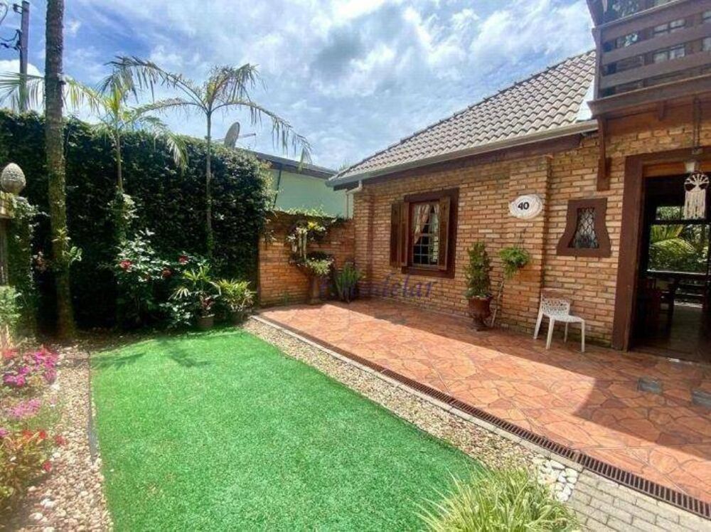 Casa, 3 quartos, 240 m² - Foto 1