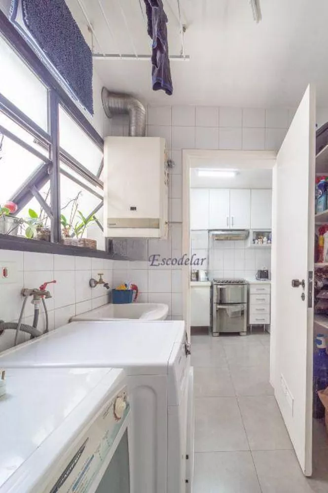 Apartamento para alugar com 4 quartos, 150m² - Foto 12