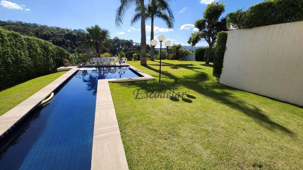 Casa de Condomínio à venda com 4 quartos, 673m² - Foto 1