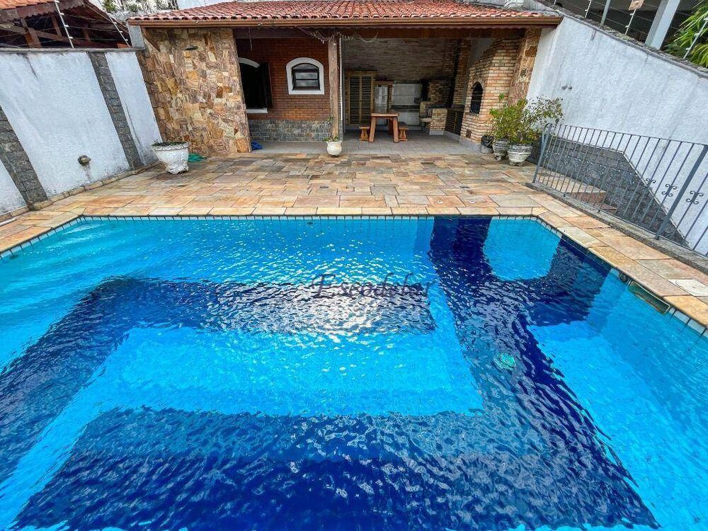 Sobrado, 3 quartos, 368 m² - Foto 1