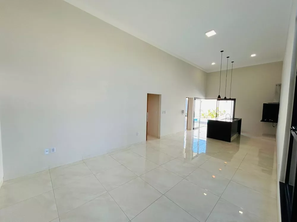 Casa à venda com 3 quartos, 170m² - Foto 2