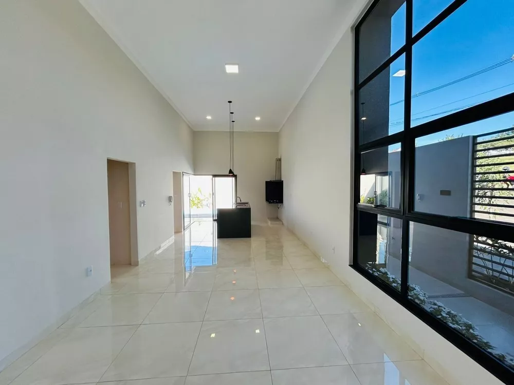 Casa à venda com 3 quartos, 170m² - Foto 1