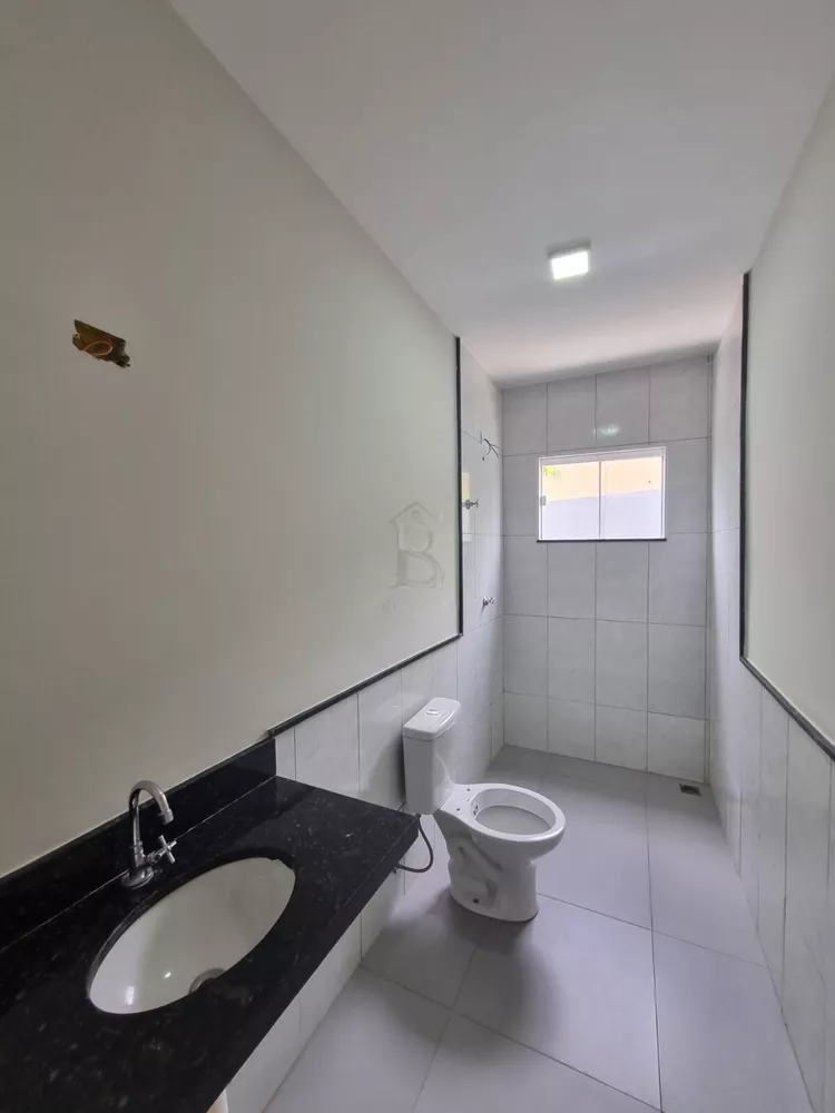 Casa à venda com 2 quartos, 125m² - Foto 2