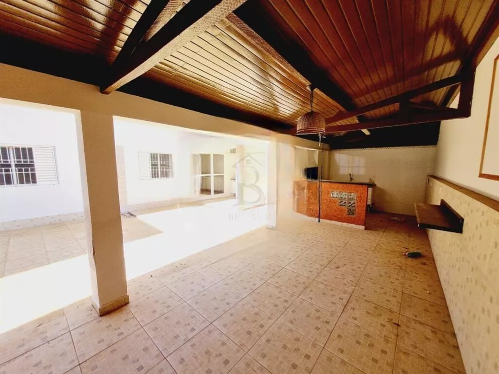 Casa para alugar com 3 quartos, 223m² - Foto 4