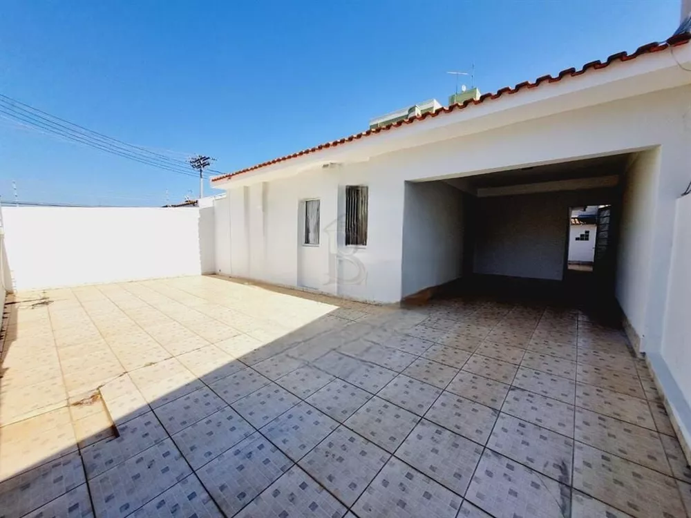 Casa para alugar com 3 quartos, 223m² - Foto 1