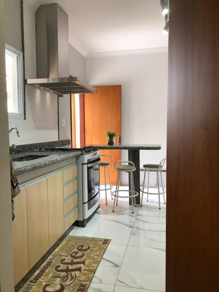 Casa à venda com 3 quartos, 223m² - Foto 3