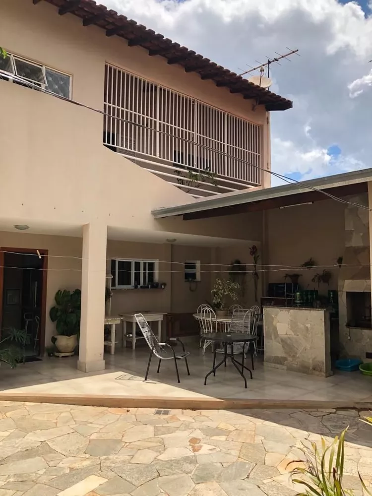 Casa à venda com 3 quartos, 223m² - Foto 6