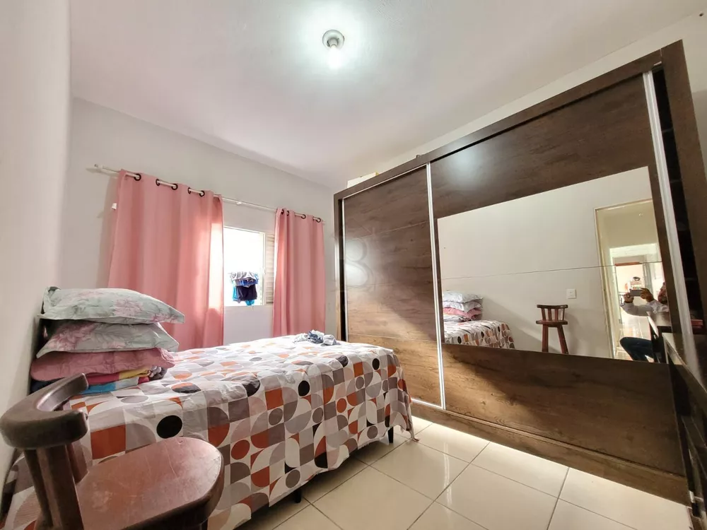 Casa à venda com 2 quartos, 90m² - Foto 1