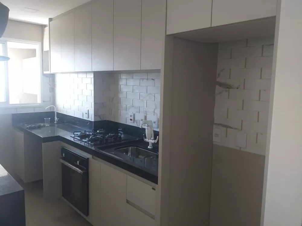 Apartamento à venda com 2 quartos, 62m² - Foto 2