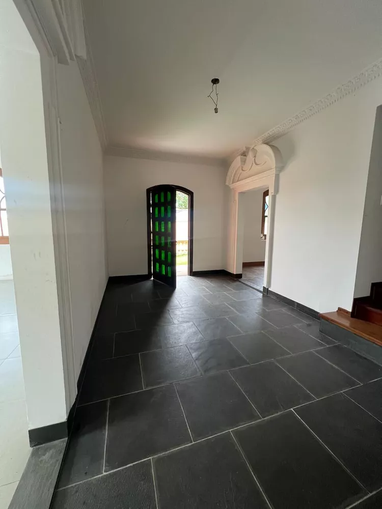 Casa à venda com 4 quartos, 500m² - Foto 4