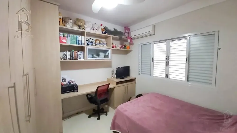 Casa, 3 quartos, 240 m² - Foto 2