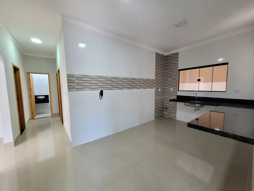 Casa à venda com 3 quartos, 130m² - Foto 1